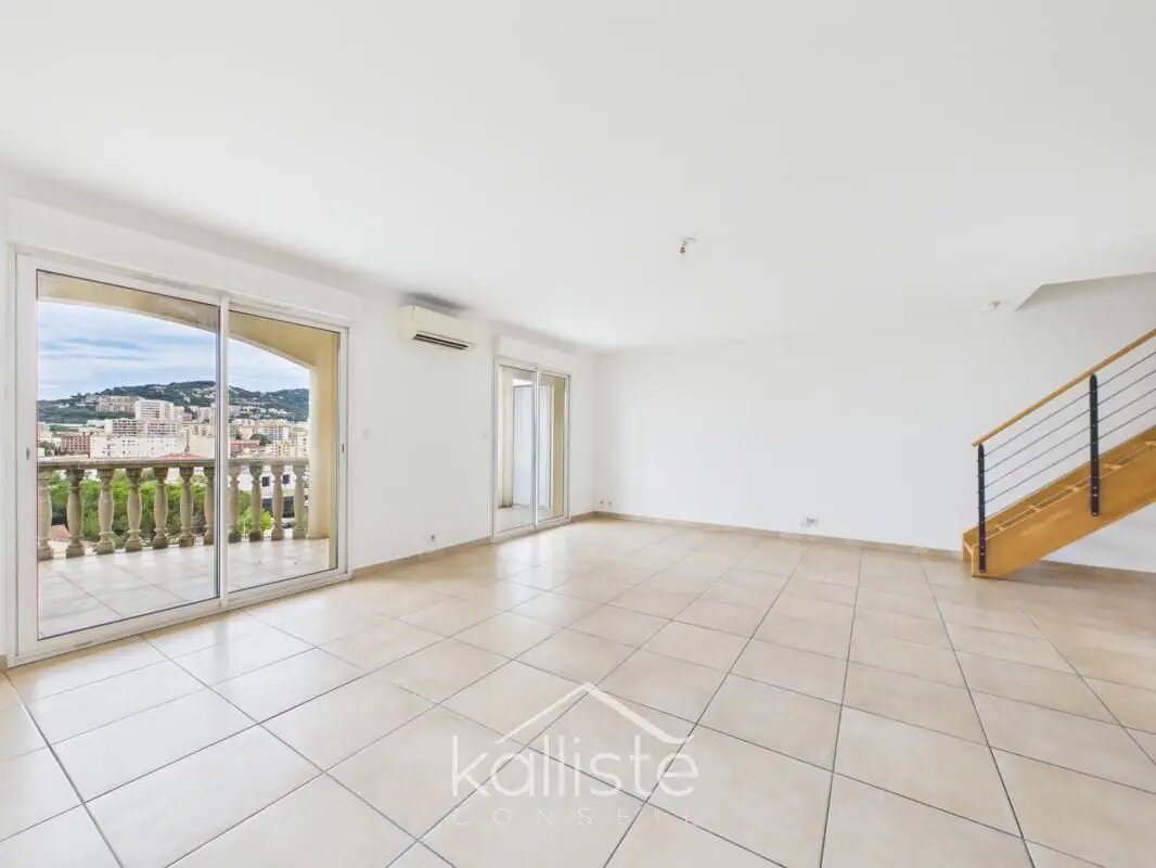 Appartement à louer, 90m², Ajaccio
