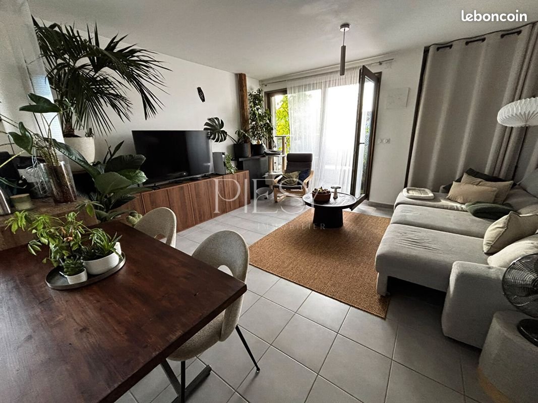 Appartement à louer, 70m², Viry