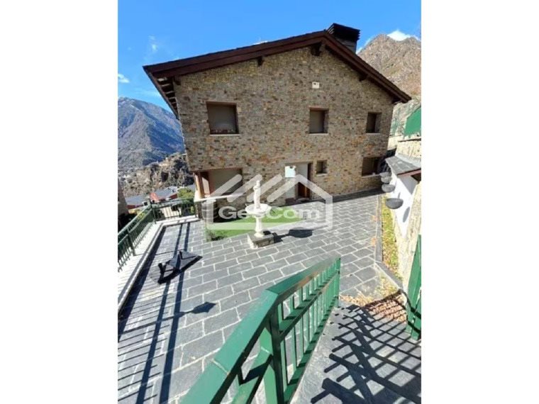 4-bedroom chalet for sale in Escaldes-Engordany · 56 of 58