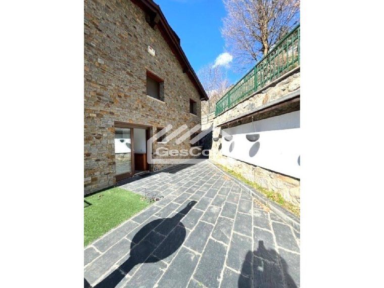 4-bedroom chalet for sale in Escaldes-Engordany · 57 of 58