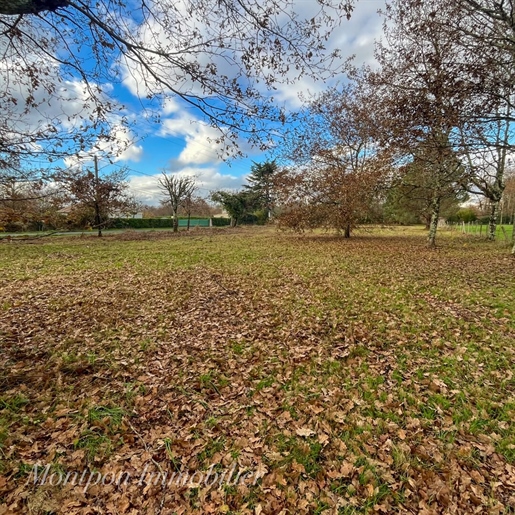 Terrain 2864 m² · à Montpon-Ménestérol · 2 864 m² · 27 000 €