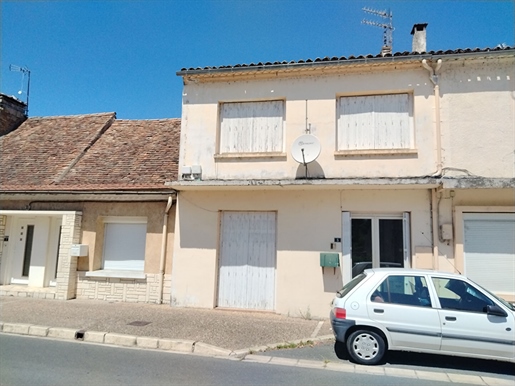 Maison 4 pièces 94 m² · à Ménesplet · 94 m² · 80 000 €