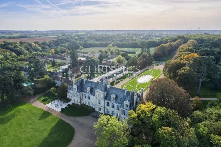 Maison à vendre, 2415m², Poitiers