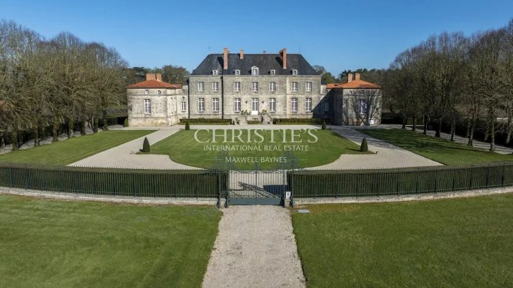 Maison à vendre, 900m², La Roche-sur-Yon