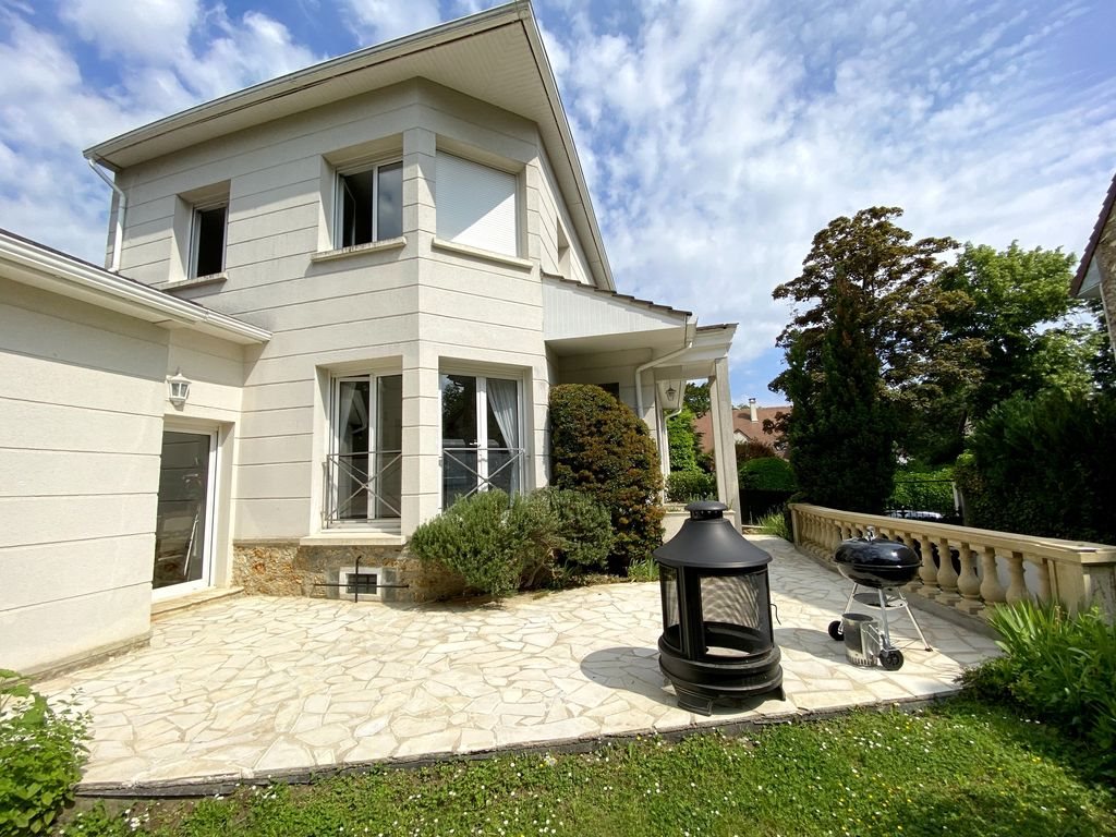 Maison à louer, 170m², Garches