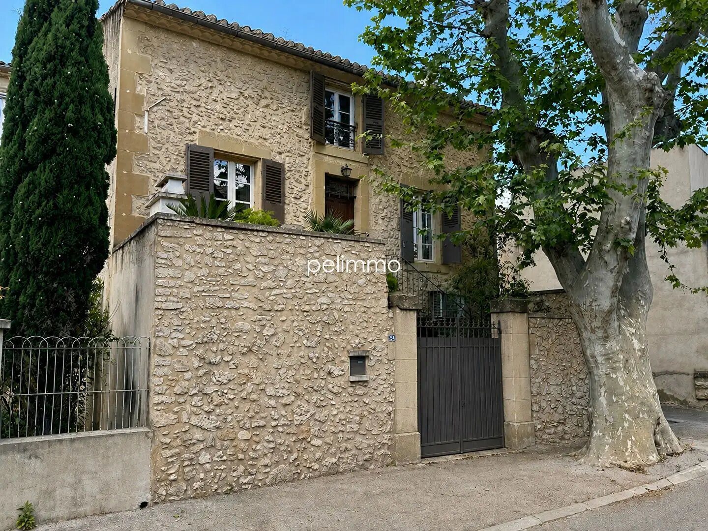 Maison à vendre, 185m², Eyguières