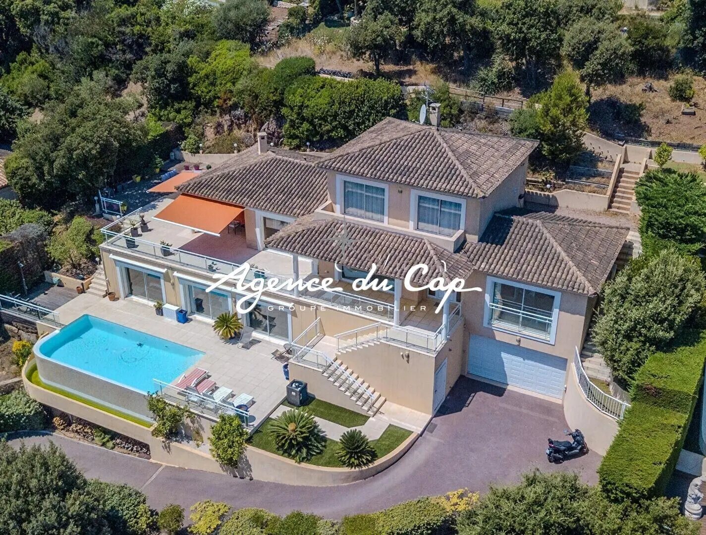 Maison à vendre, 297m², Saint-Raphaël