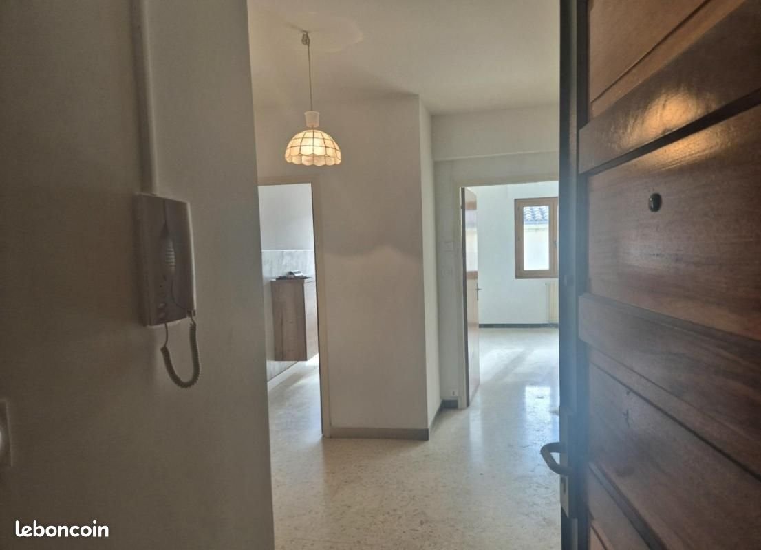 Appartement à louer, 57m², Nîmes