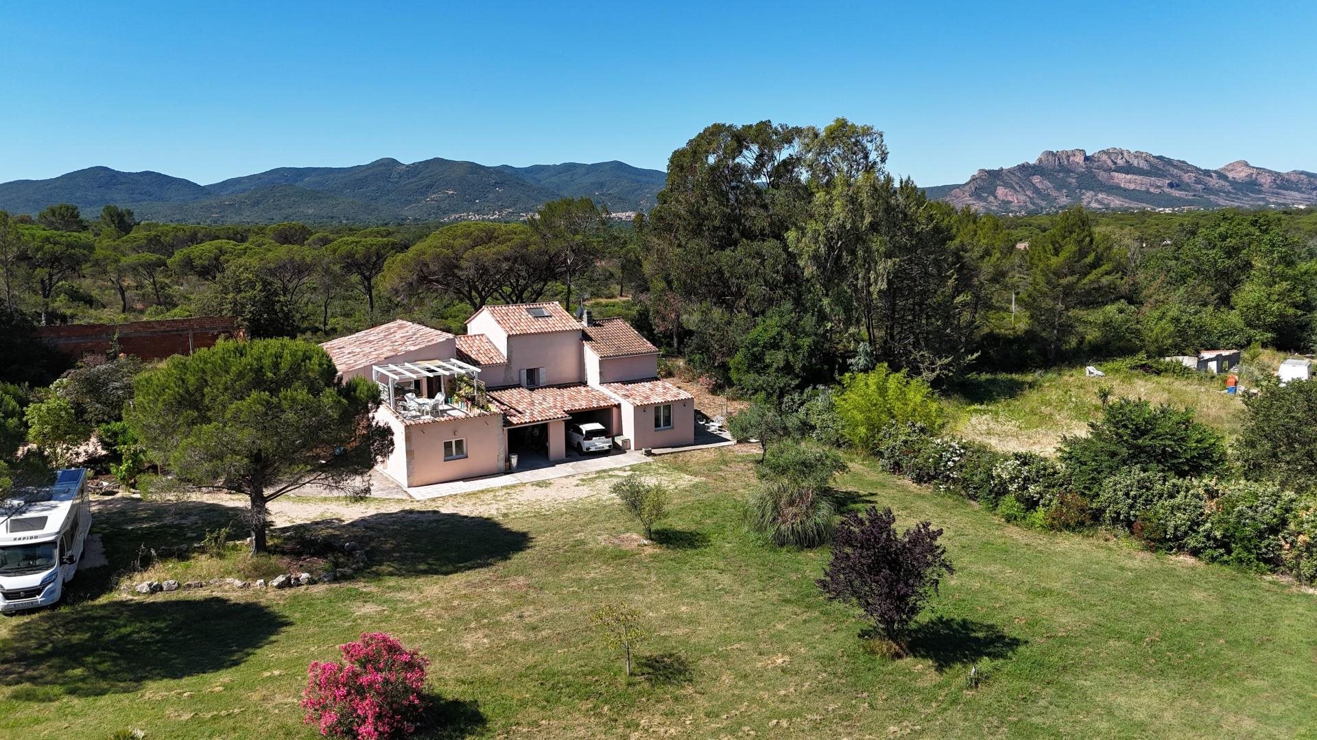 Maison à vendre, 215m², Puget-sur-Argens