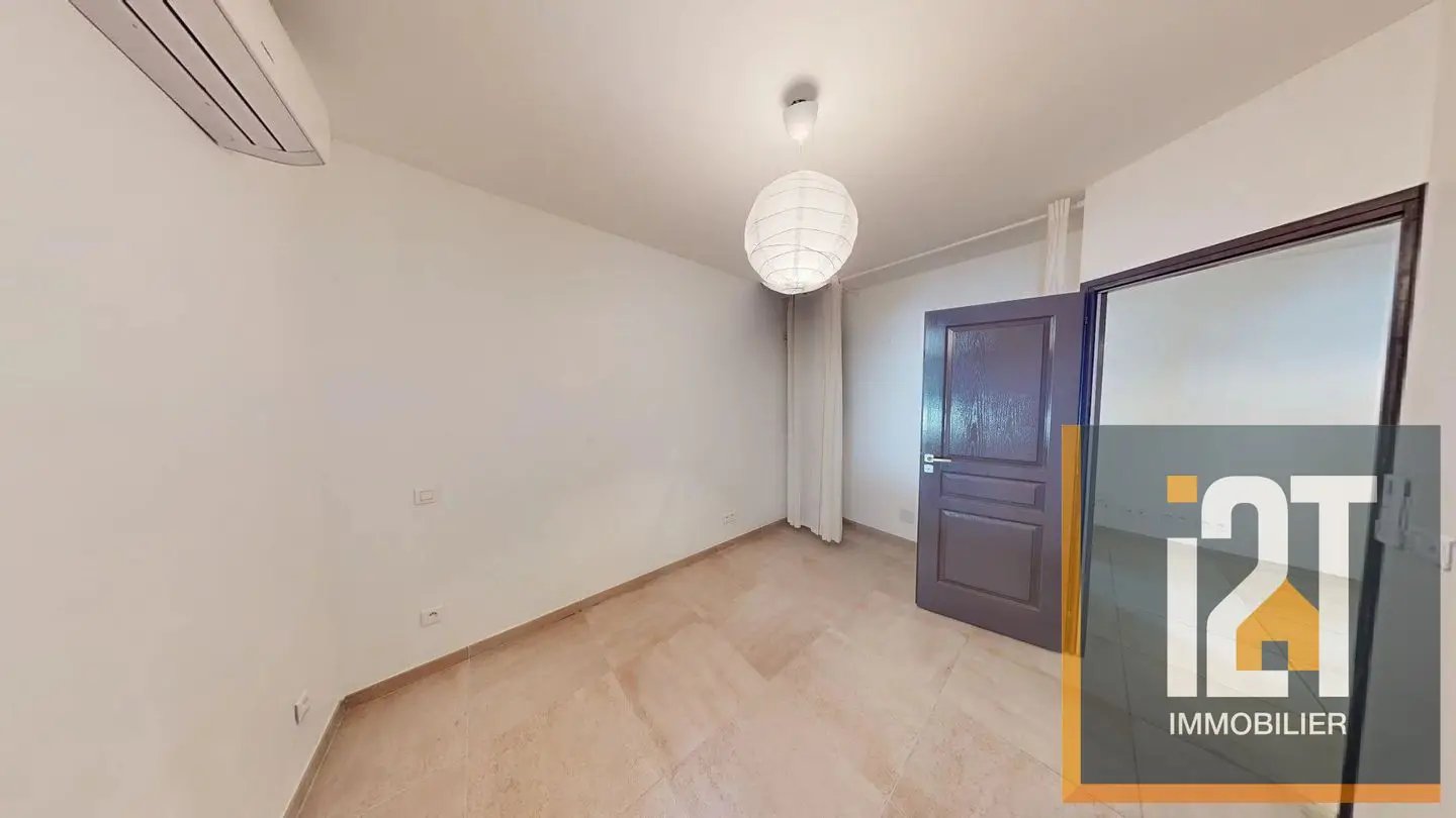 Appartement à louer, 33m², Nîmes