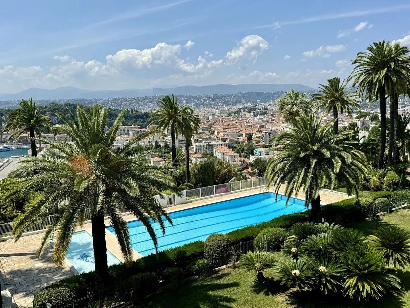 Appartement à louer, 77m², Nice
