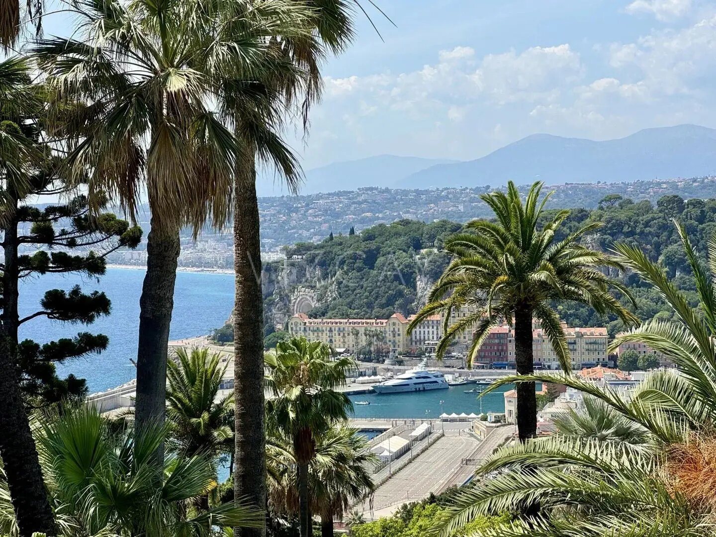Appartement à louer, 77m², Nice