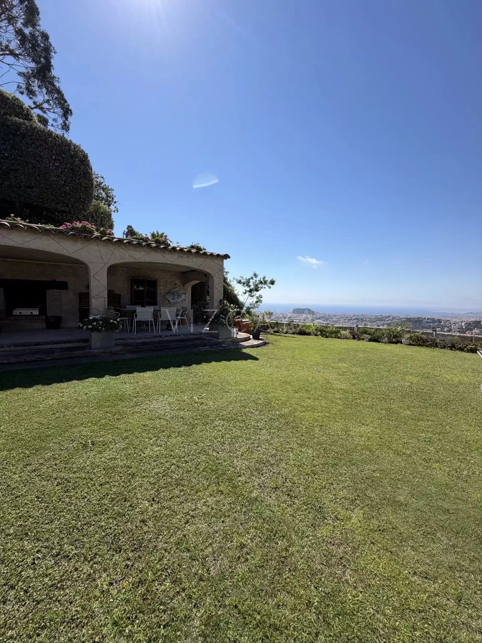 Maison à louer, 301m², Nice