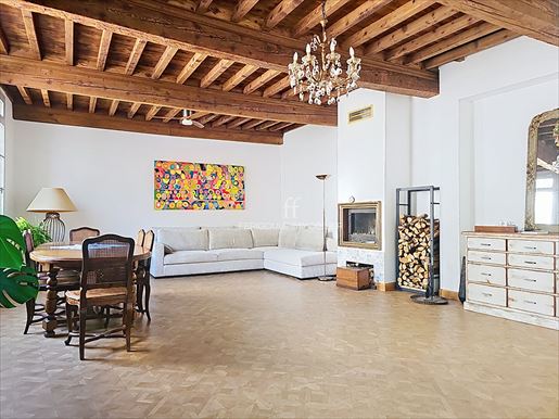 Maison 8 pièces 210 m² · à Avignon · 210 m² · 625 000 €