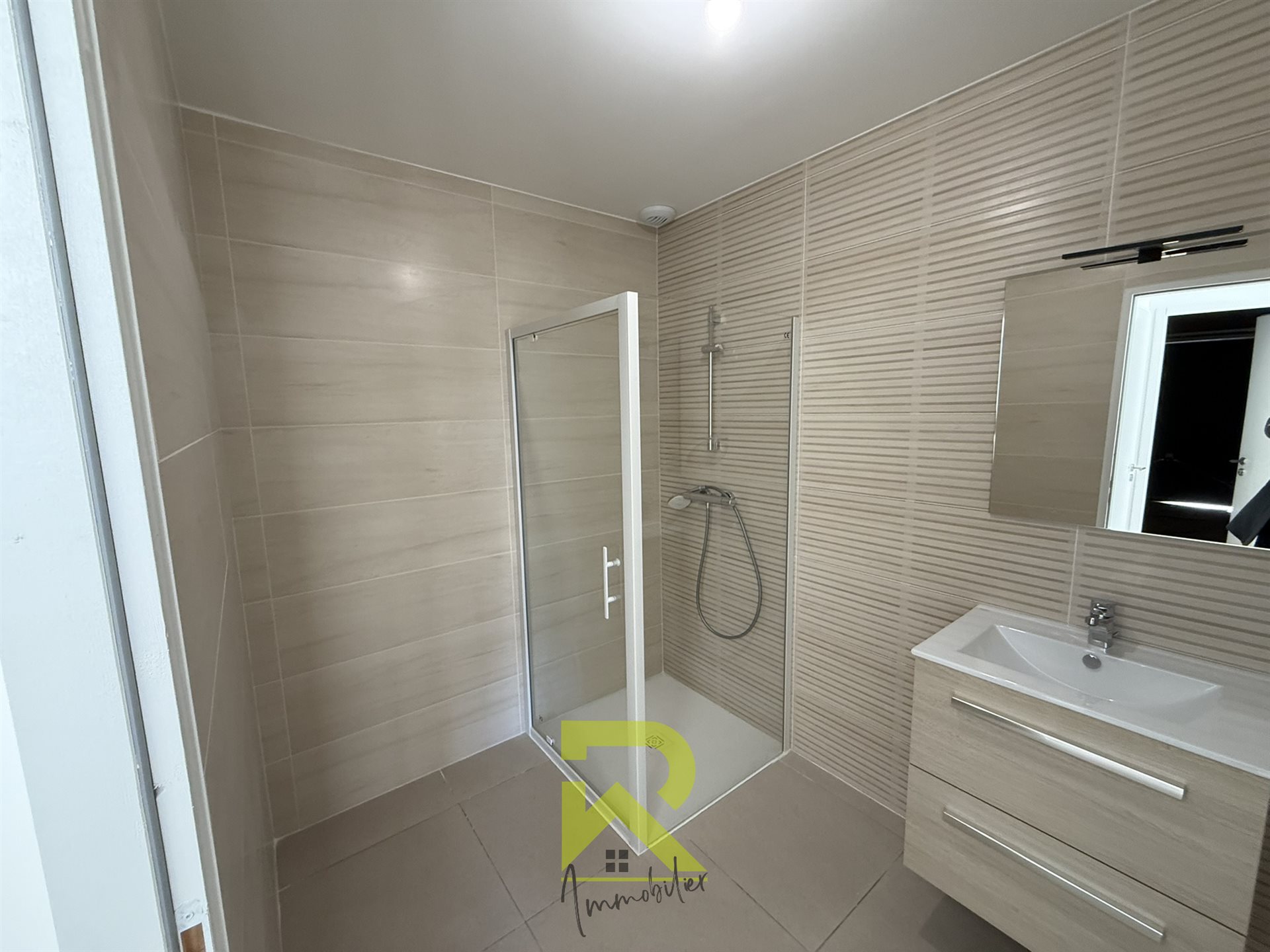 Maison à louer, 83m², Vias