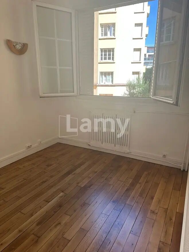 Appartement à louer, 35m², Courbevoie