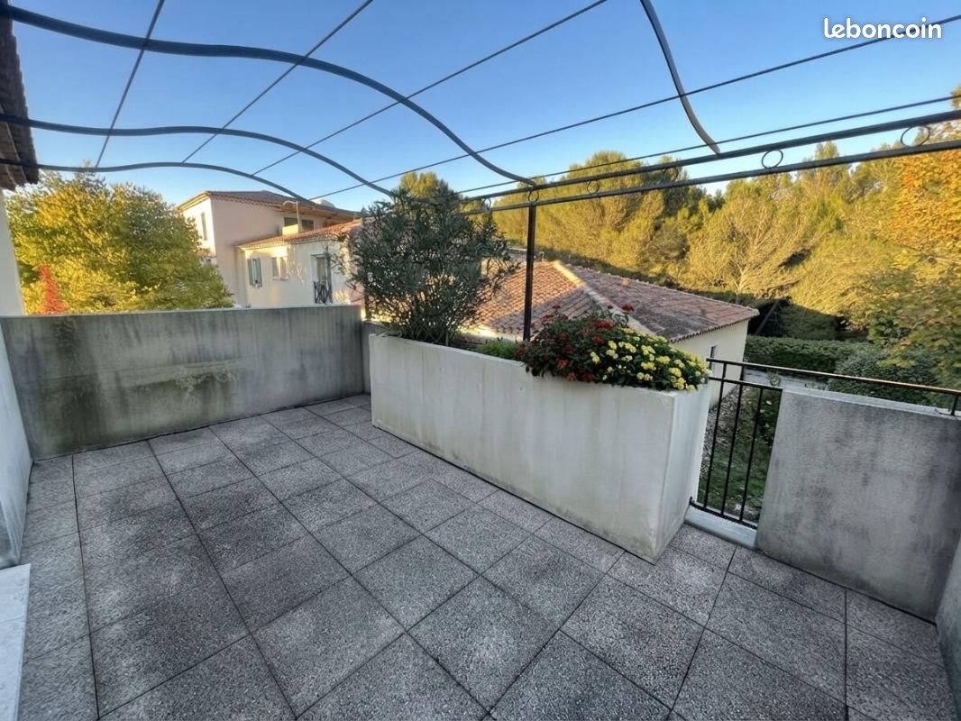 Appartement à louer, 62m², Lambesc