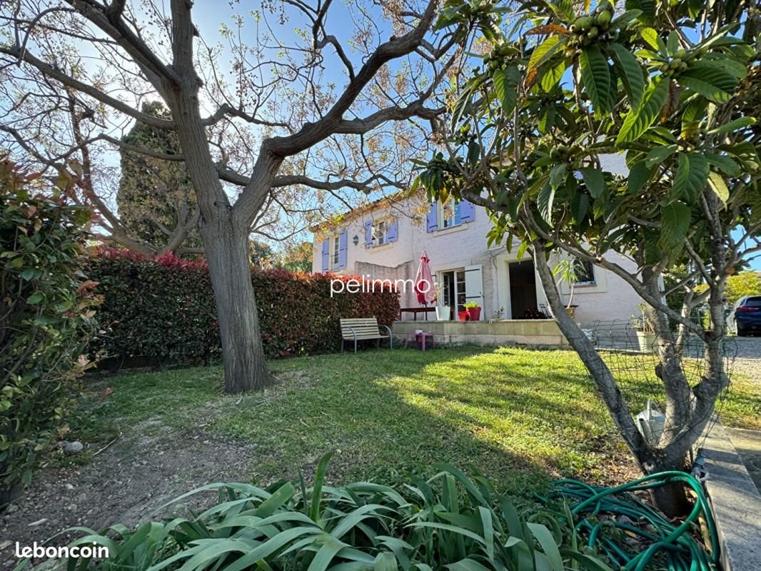 Maison à louer, 79m², Eyguières