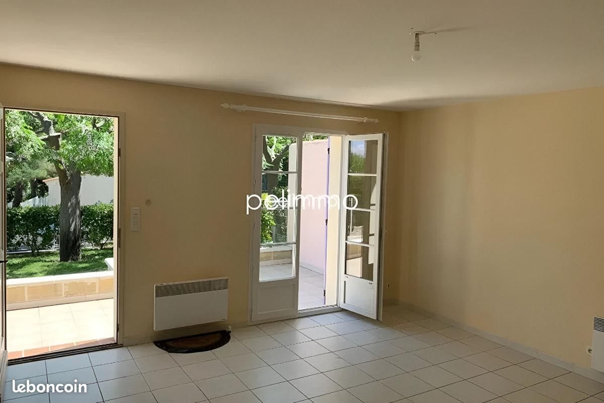 Maison à louer, 79m², Eyguières