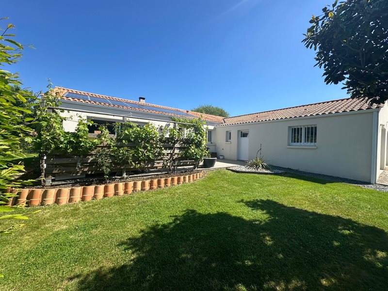 Maison à vendre, 129m², Nesmy