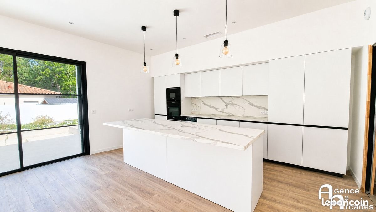 Maison à vendre, 142m², Loupes