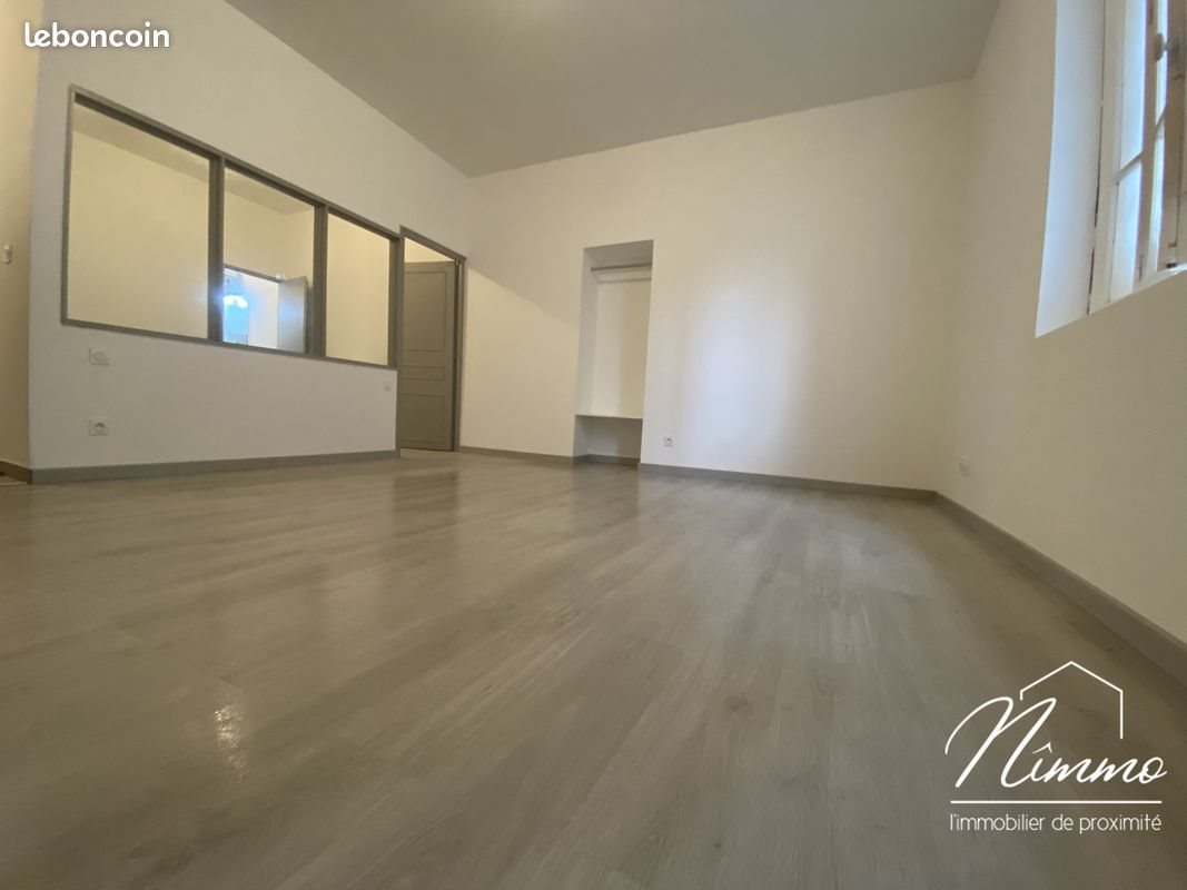 Appartement à louer, 45m², Nîmes