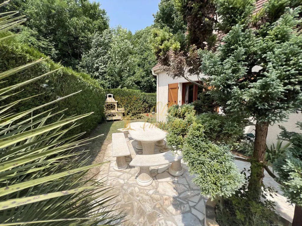 Maison à vendre, 230m², La Queue-en-Brie