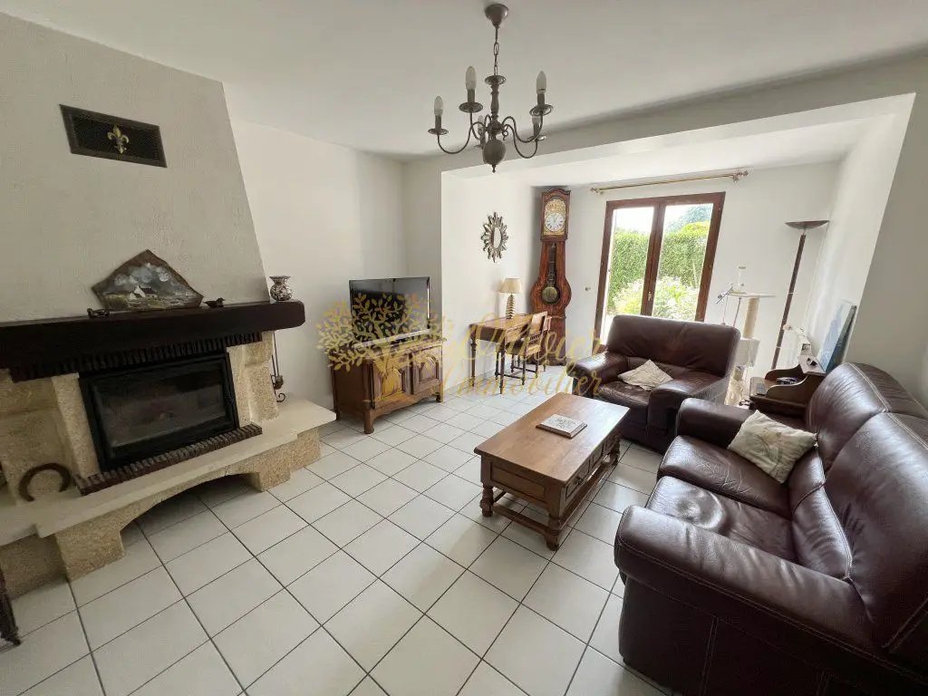 Maison à vendre, 230m², La Queue-en-Brie