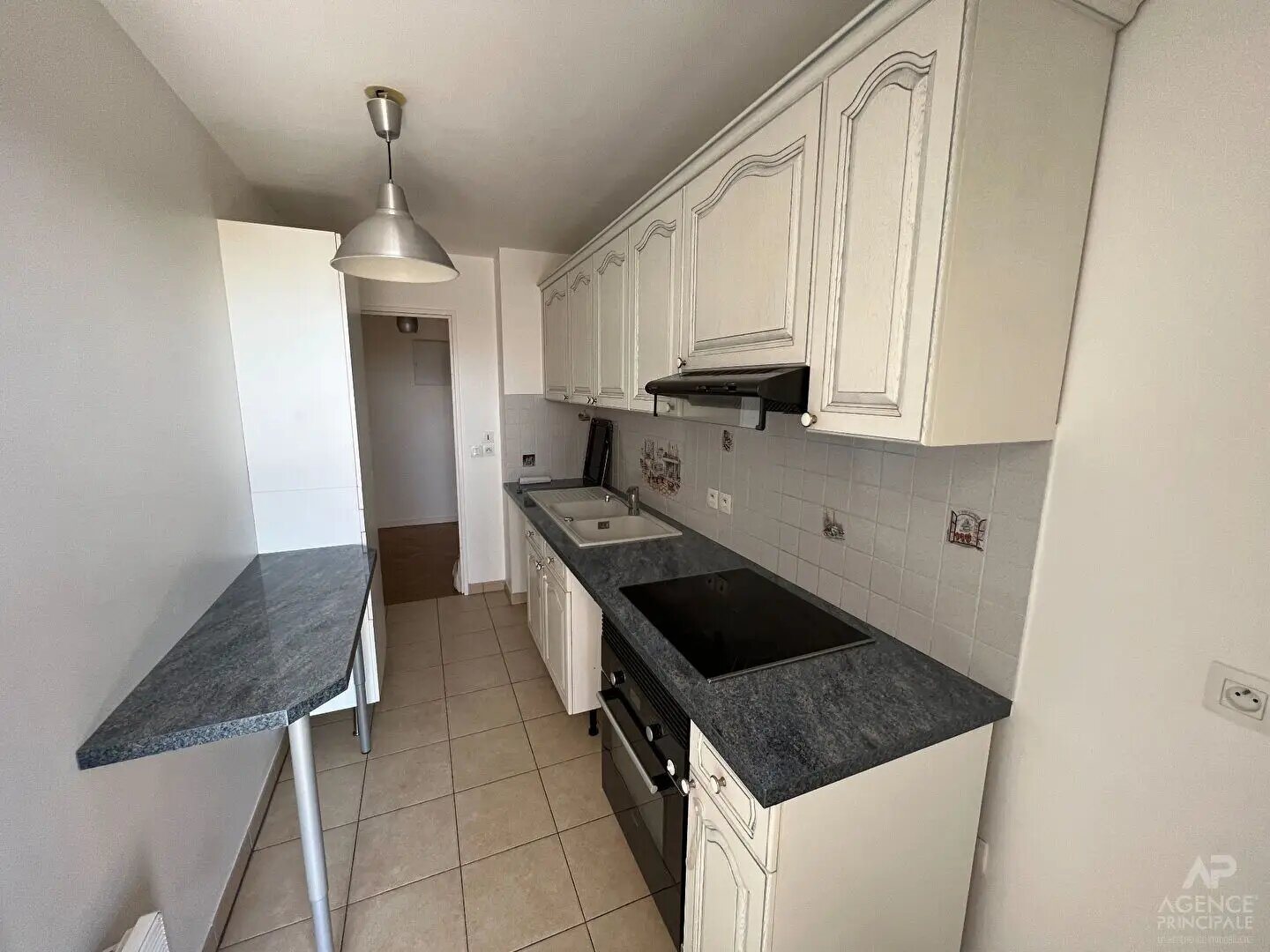 Appartement à louer, 72m², Suresnes