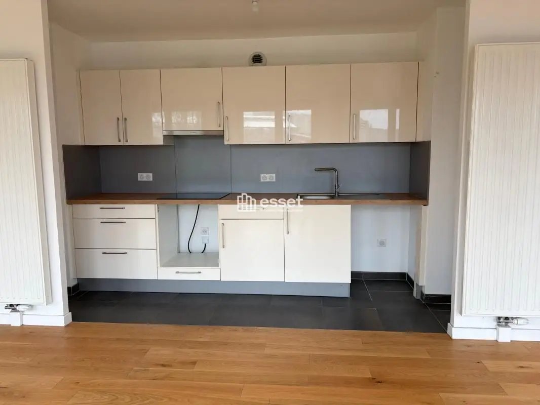 Appartement à louer, 79m², Paris 18ème