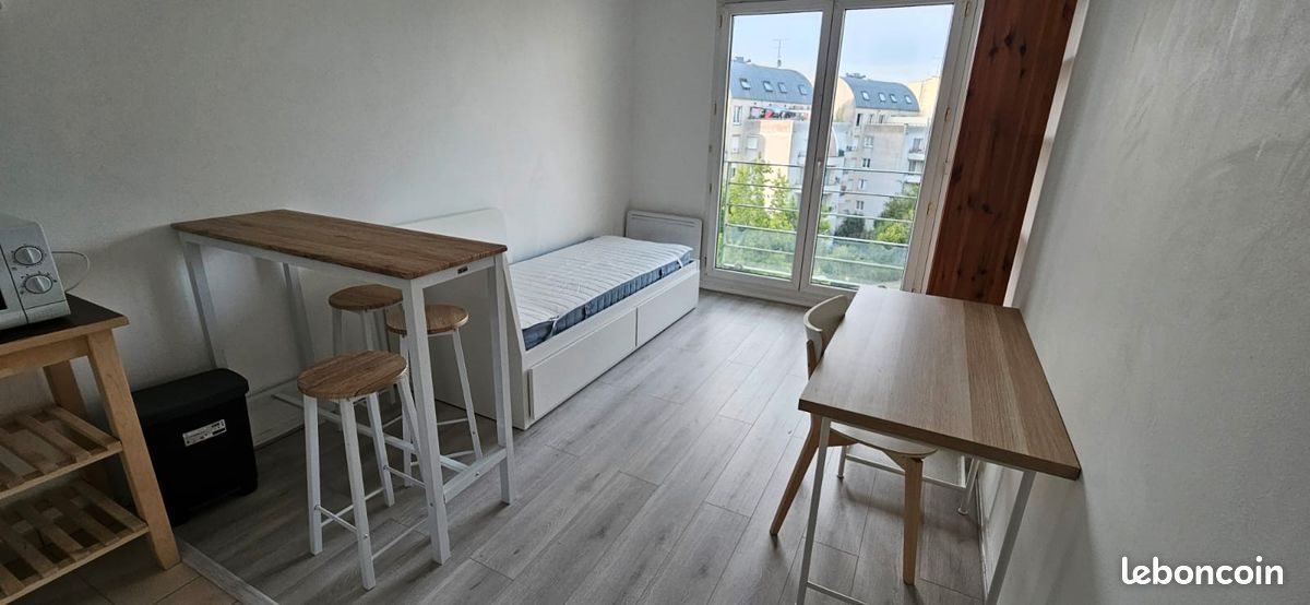 Appartement à louer, 19m², Cergy