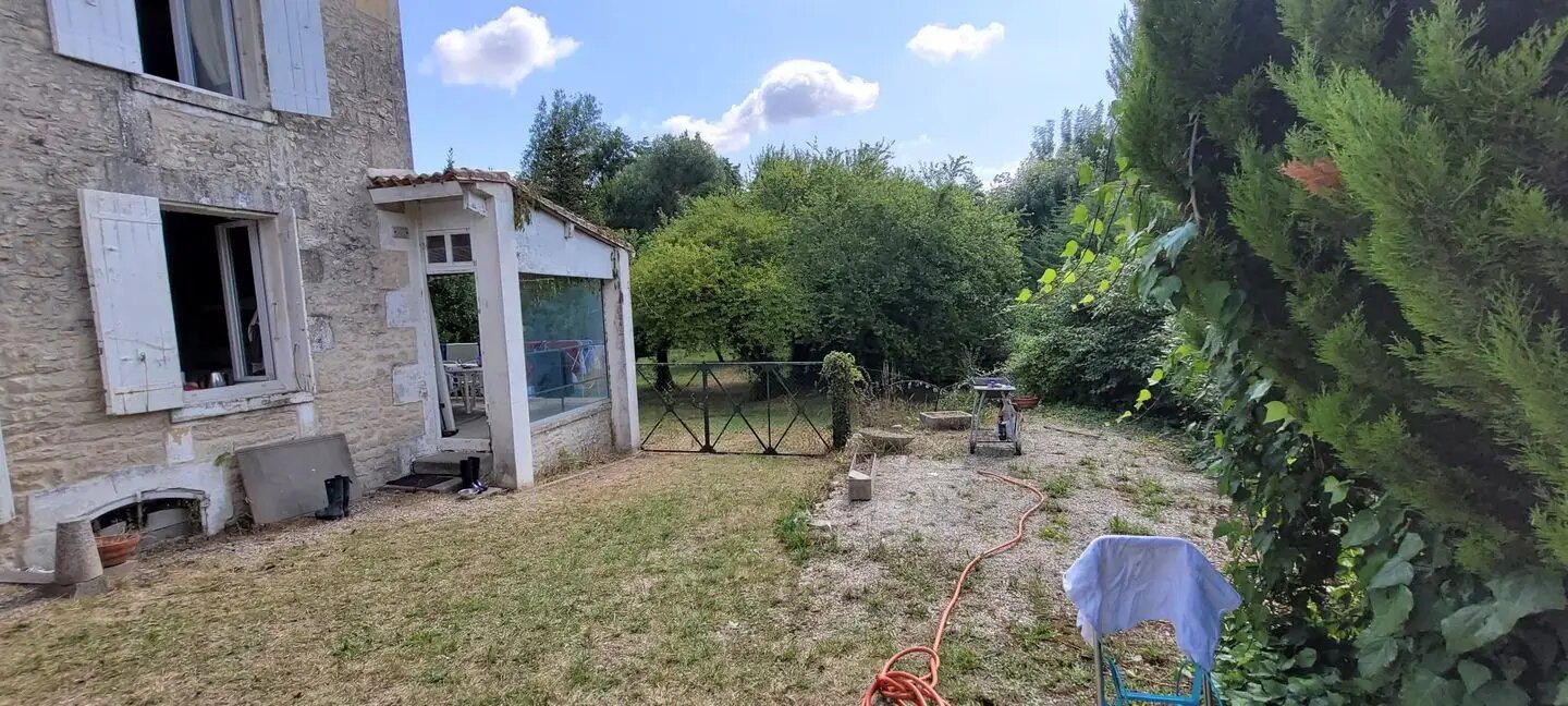 Maison à vendre, 74m², Antezant-la-Chapelle