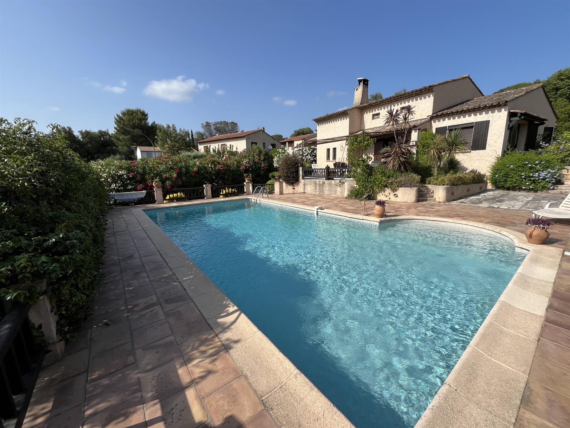 Maison à vendre, 122m², Fréjus
