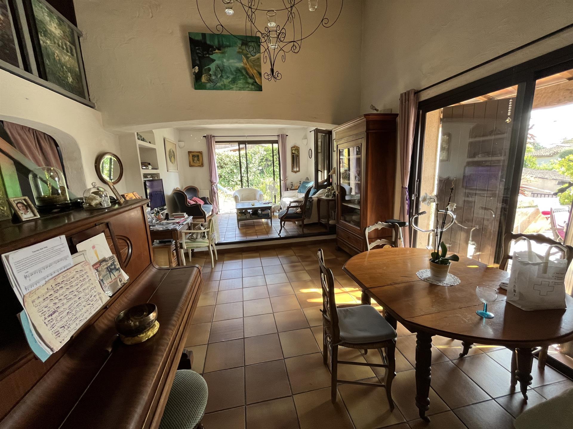 Maison à vendre, 122m², Fréjus