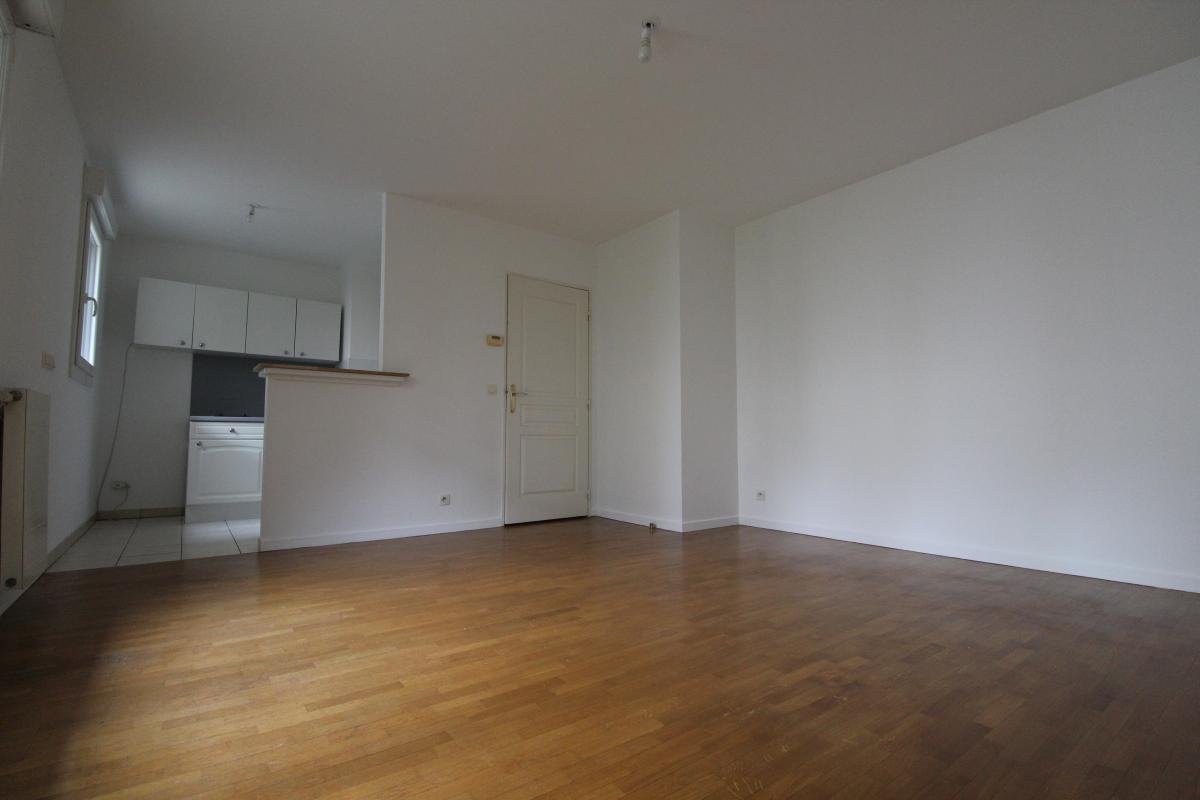 Appartement à louer, 45m², Courbevoie