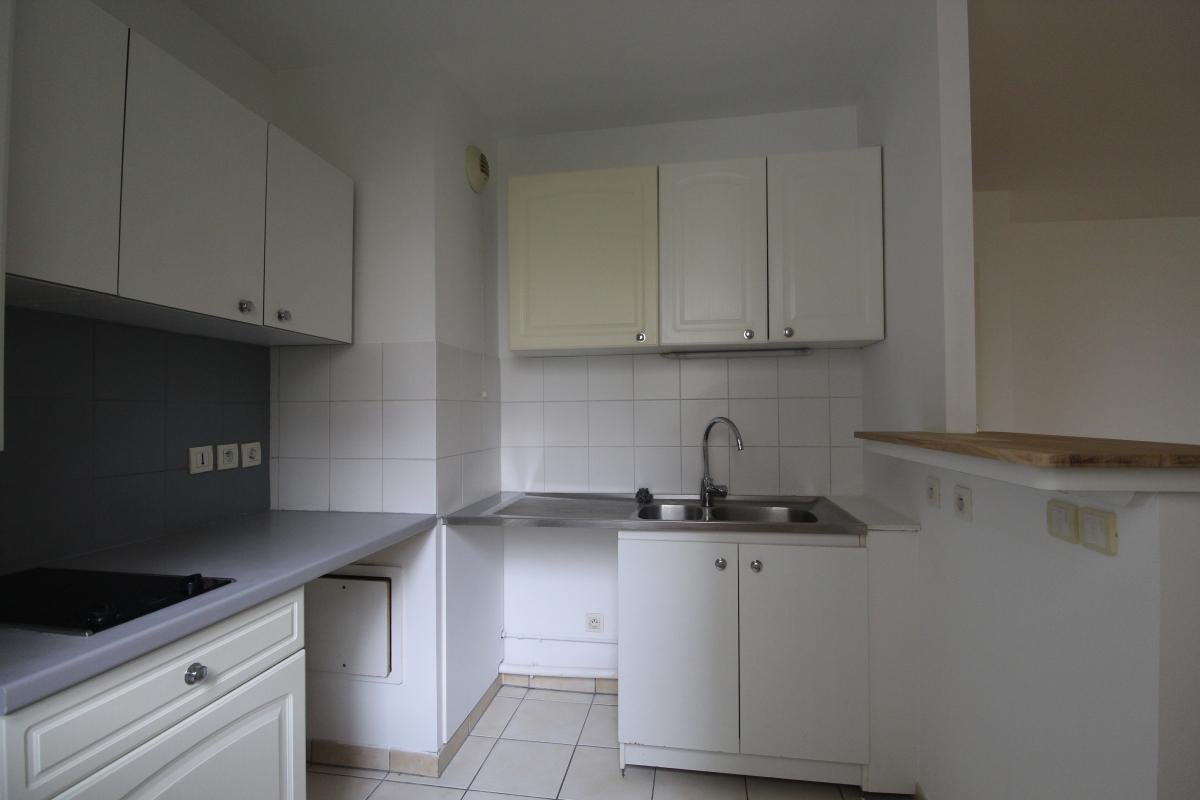 Appartement à louer, 45m², Courbevoie