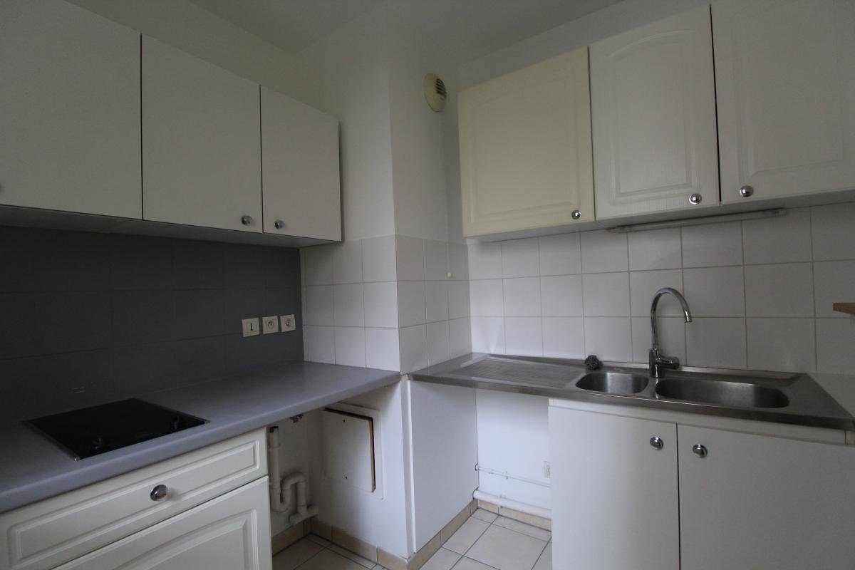Appartement à louer, 45m², Courbevoie