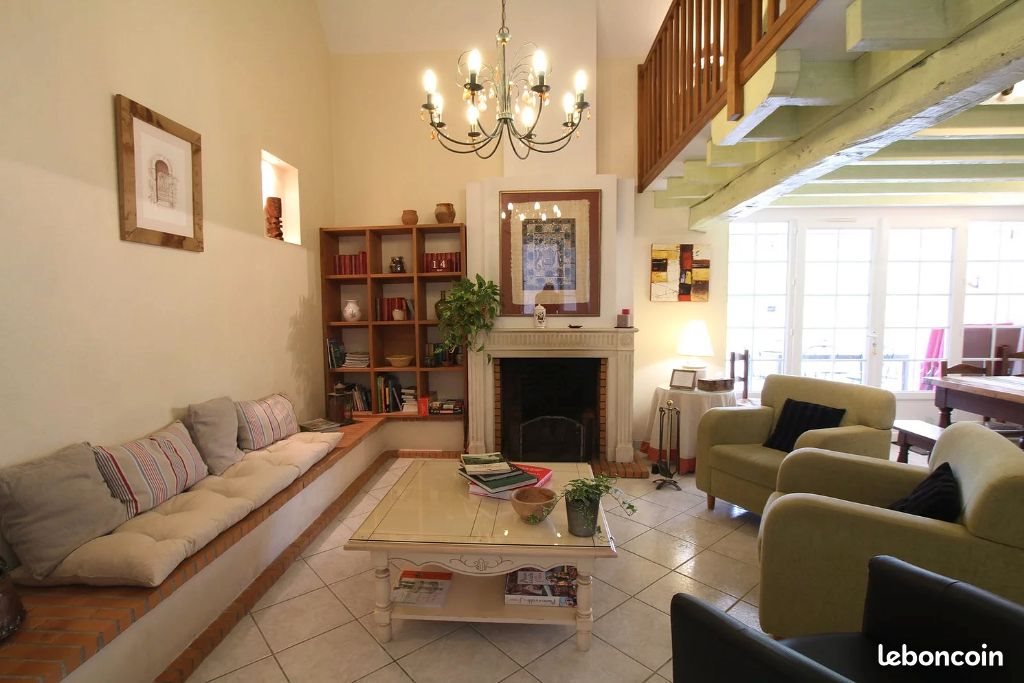 Maison à louer, 129m², Gan