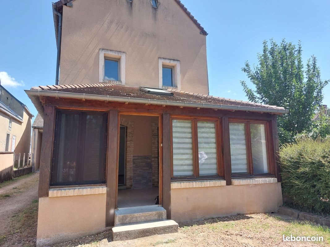 Appartement à louer, 53m², Savigné-l'Evêque