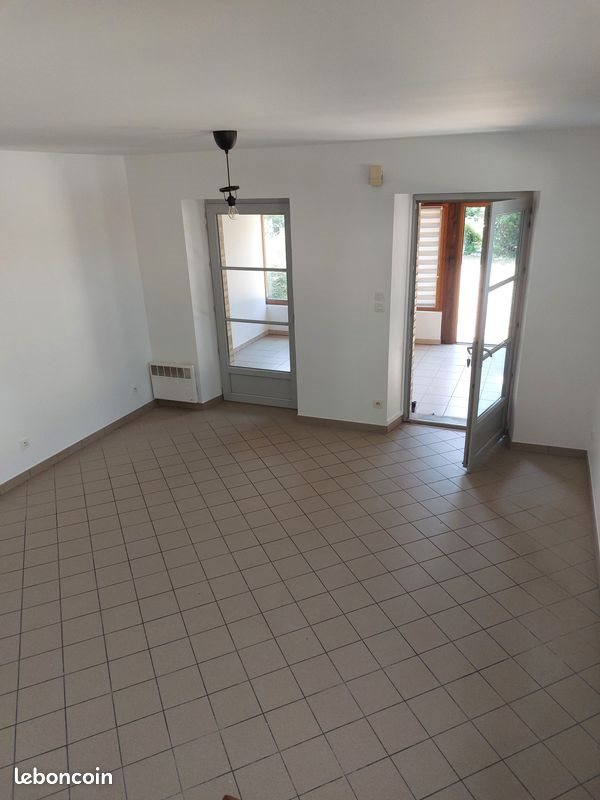 Appartement à louer, 53m², Savigné-l'Evêque