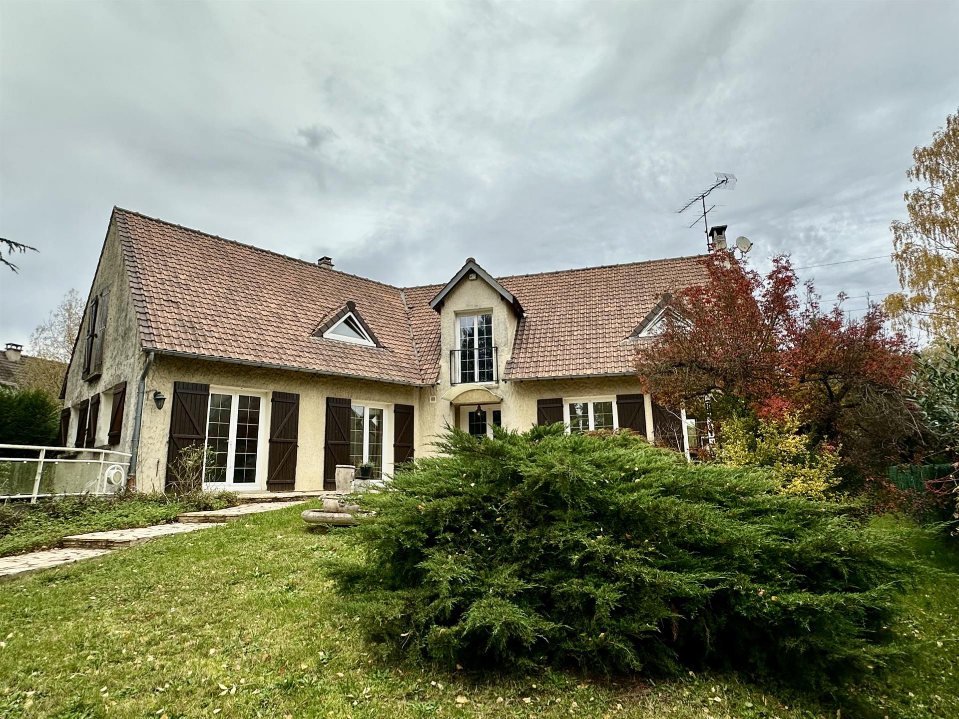 Maison à vendre, 240m², Saint-Sauveur-sur-Ecole