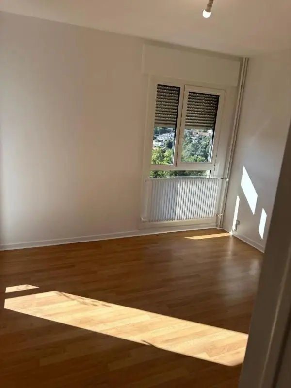 Appartement à louer, 78m², Écully