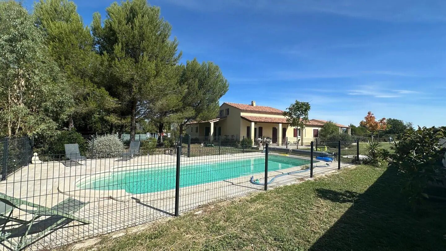 Maison à vendre, 150m², Alleins