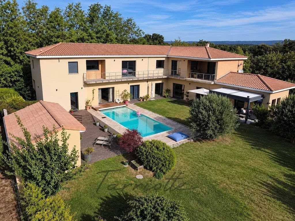 Maison à vendre, 376m², Grignan