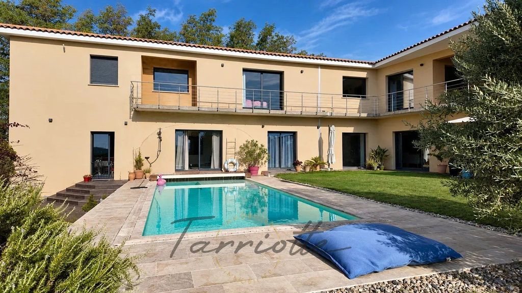 Maison à vendre, 376m², Grignan