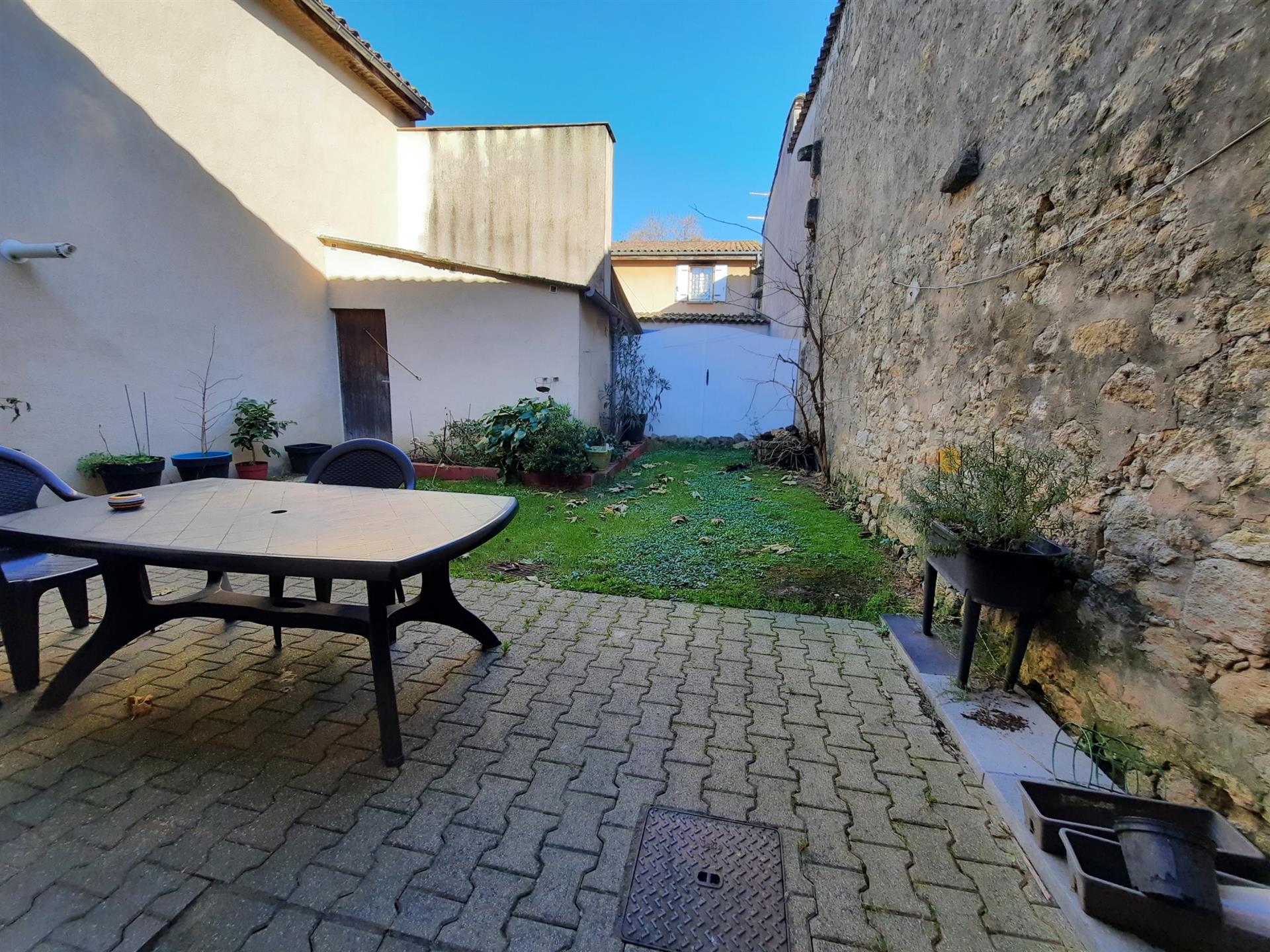 Maison à vendre, 223m², Sauveterre-de-Guyenne
