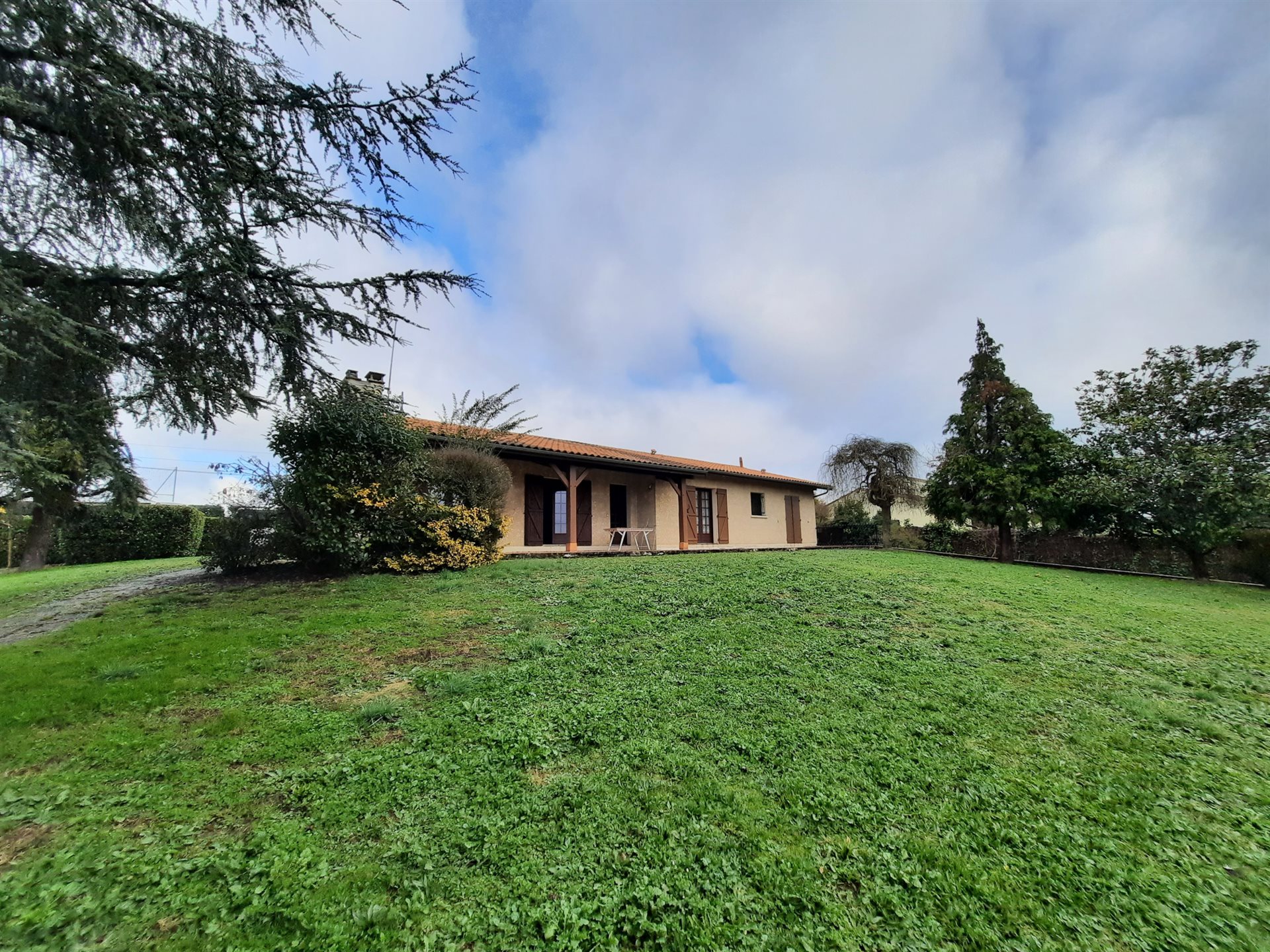 Maison à vendre, 142m², Sauveterre-de-Guyenne