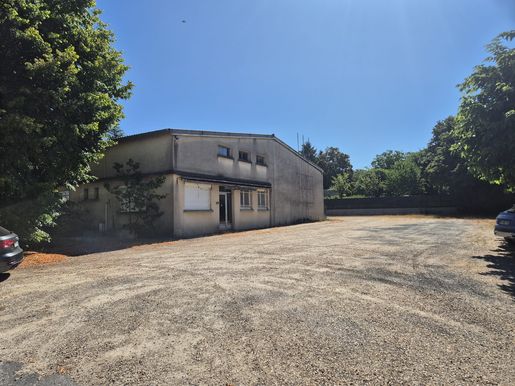 Parking 495 m² · à Blasimon · 495 m² · 233 200 €