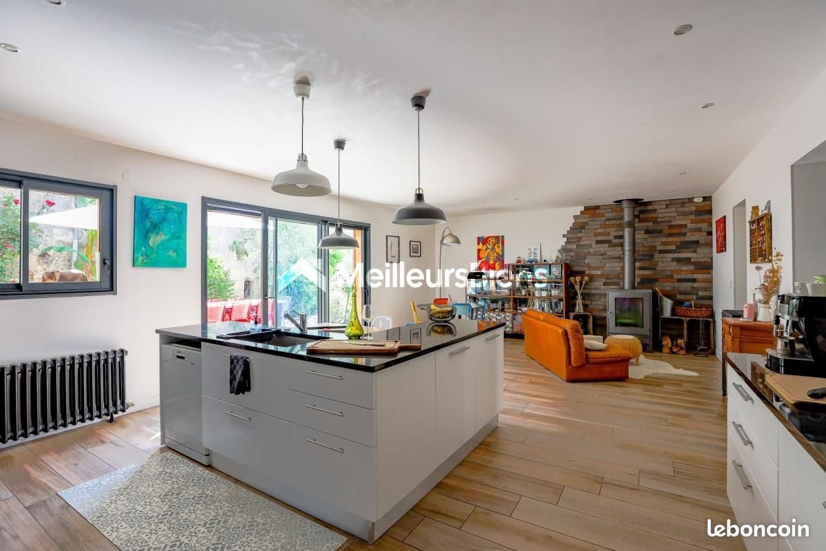 Maison à vendre, 189m², La Brède