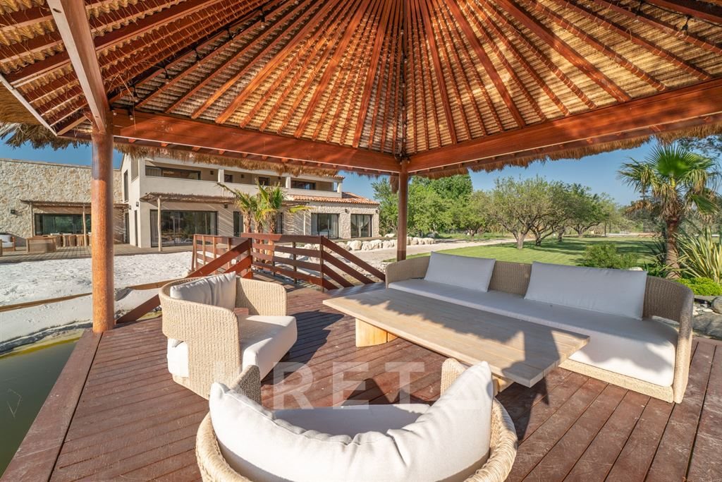 Maison à vendre, 414m², Eygalières